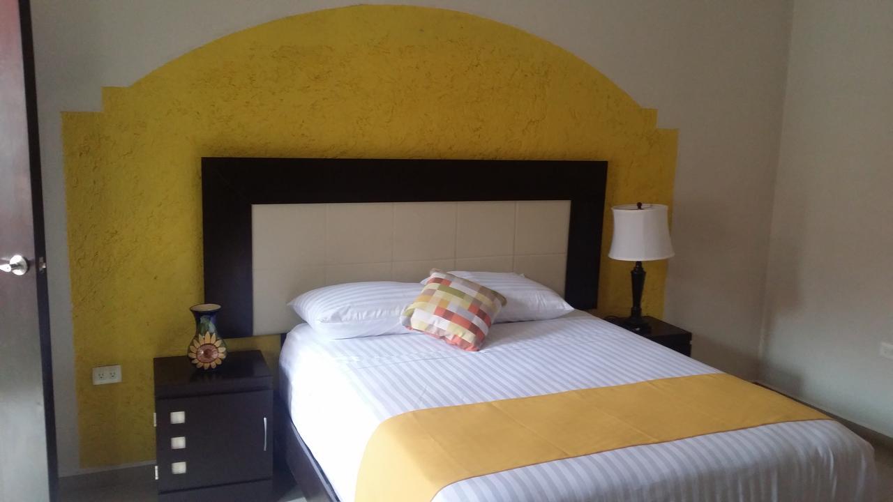 Hotel Quinta Marciala Mx Valladolid  Bagian luar foto