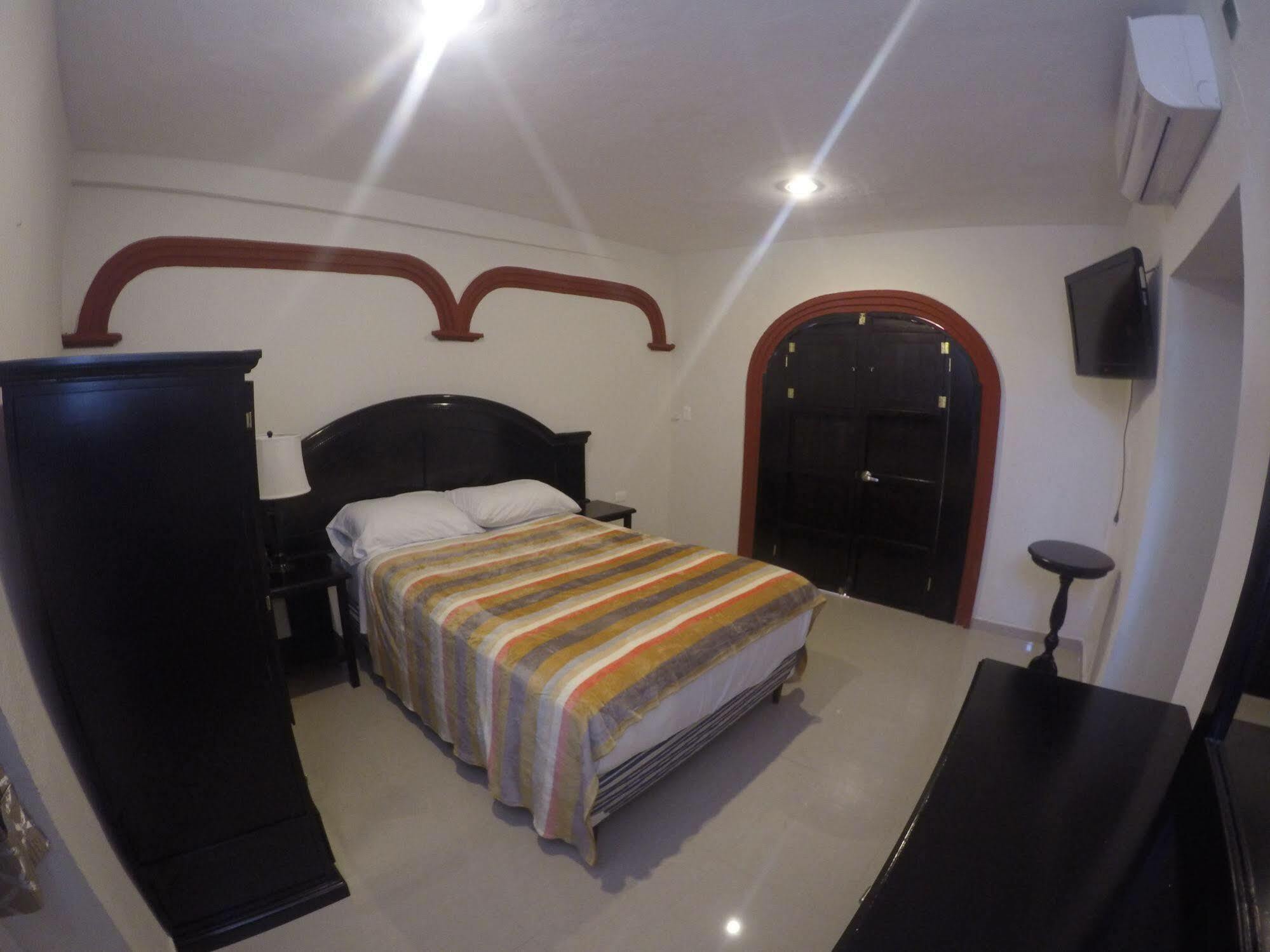 Hotel Quinta Marciala Mx Valladolid  Bagian luar foto